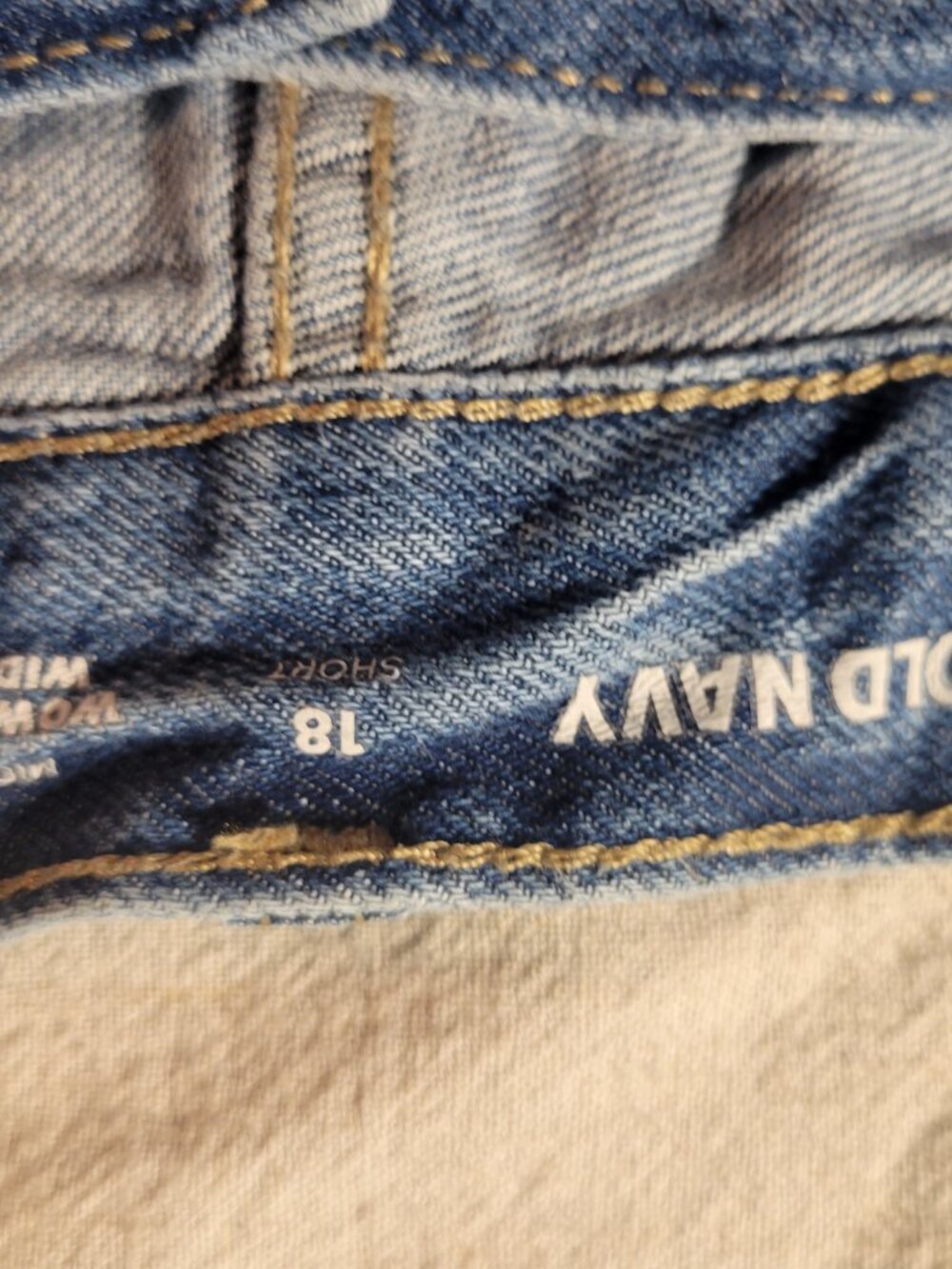 Mid-Rise Wow Wide-Leg Denim . SIZE 18 SHORT . Medium Wash - Picture 4 of 5